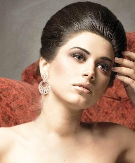 Glamorous Diamond Danglers - Jewelslane