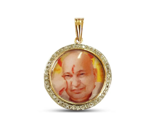 Diamond studded auspicious Guruji swaroop pendant in gold - Jewelslane