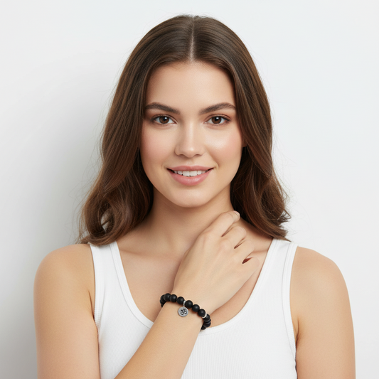 Aum bracelet in silver on onyx beads - Jewelslane