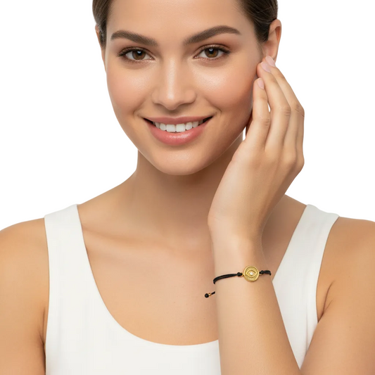 Evil eye bracelet in gold with single diamond - Jewelslane