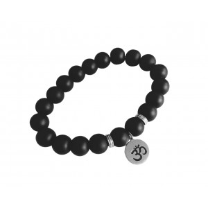 Aum bracelet in silver on onyx beads