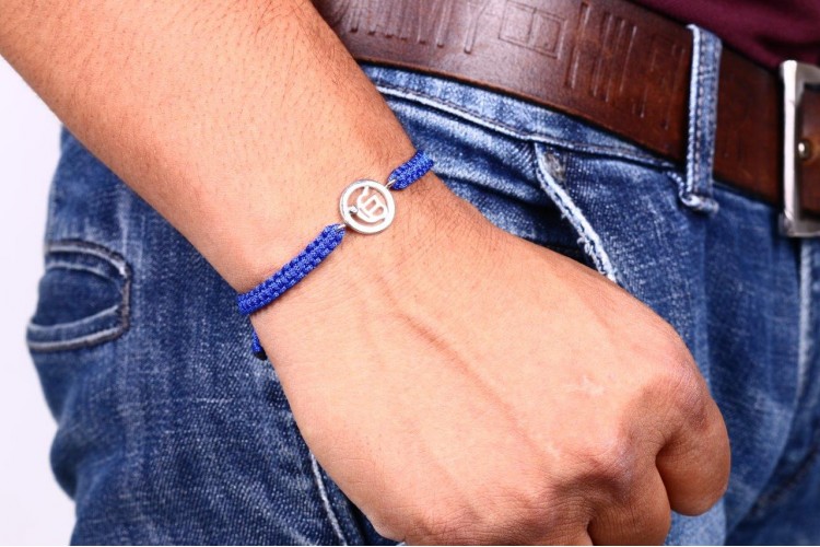 Auspicious Ik onkaar bracelet in Silver with a Diamond