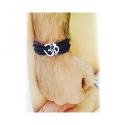 Wide Om Bracelet in Silver