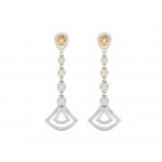 Eesa Diamond Dangle Earrings in gold