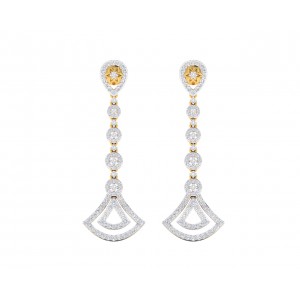 Eesa Diamond Dangle Earrings in gold