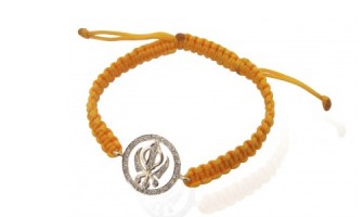 Express your emotions with gold rakhi gift on this raksha bandhan
