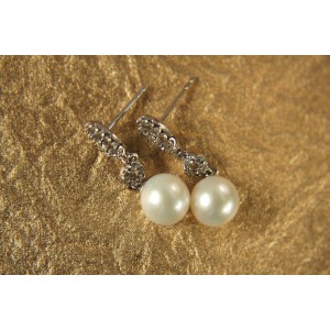 Diamond Earring with Pearl