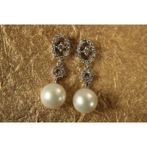 Diamond Earring with Pearl