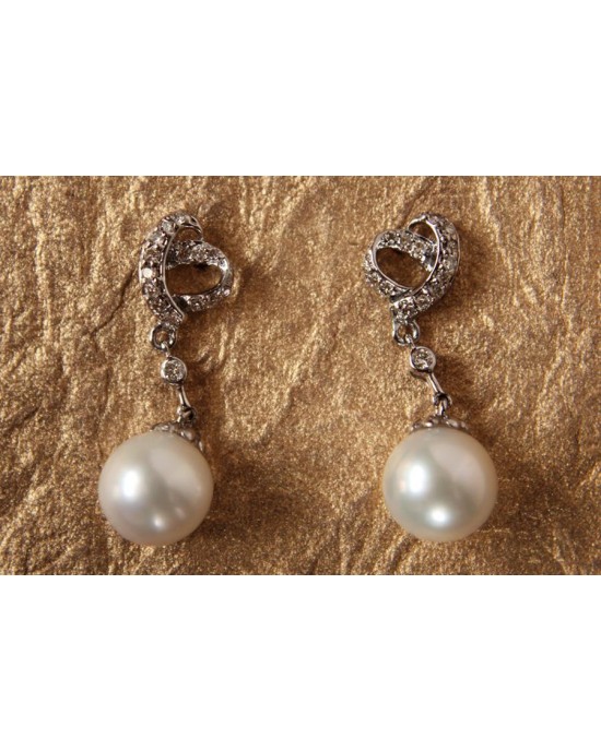 Pearl Drop Earrings in White Gold 