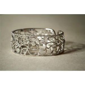 Diamond Bangle in 18k White Gold