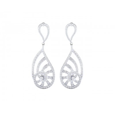 Venna Diamond Danglers in 18k gold