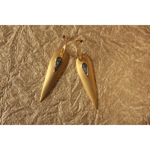 Trendy Gold Earrings with Diamonds