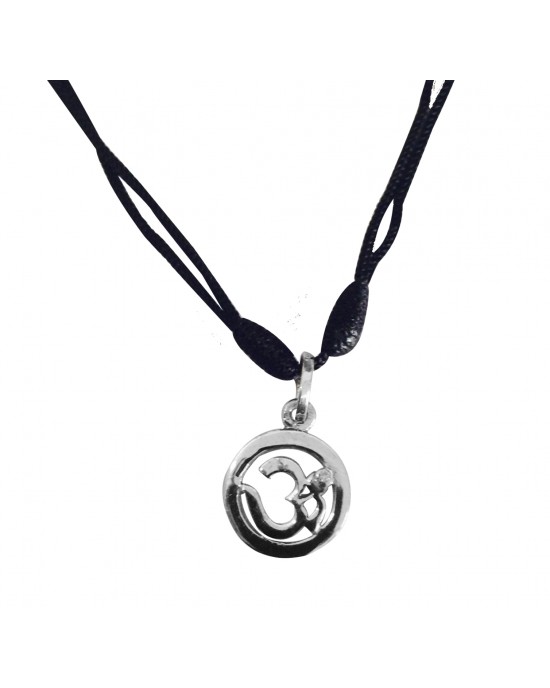 Om Pendant in silver with diamond