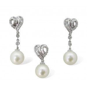 Pearl & Diamonds Pendant Set