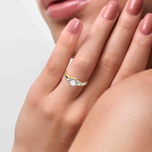 Dorothy Diamond Ring in 14k Gold