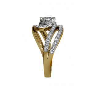 Diamond Solitaire Engagement Ring