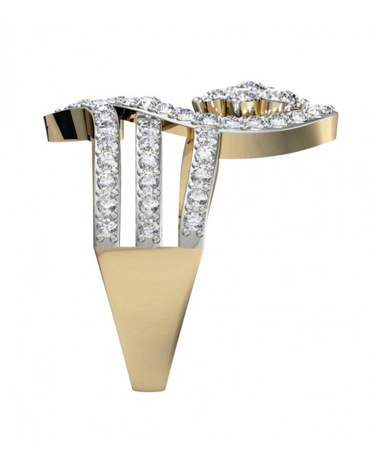Glitzy cocktail ring with diamonds