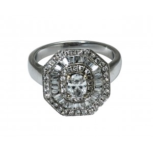 Diamond Ring With Oval Diamond