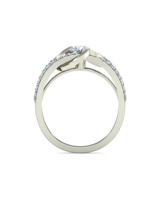 Araiya Solitaire Diamond Engagement Ring