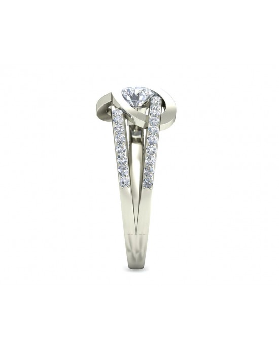 Araiya Solitaire Diamond Engagement Ring