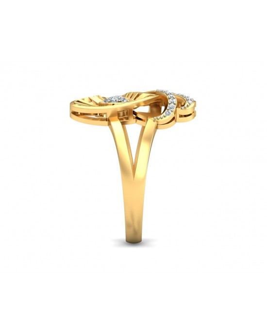 Urith heart ring in gold with diamonds