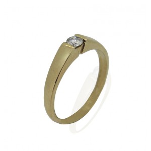 Gold Ring with Single Diamond