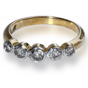 Diamonds Ring